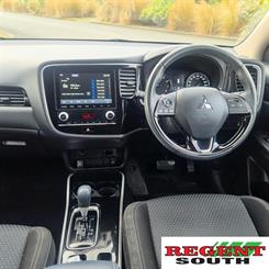 2021 Mitsubishi Outlander - Thumbnail