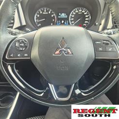2021 Mitsubishi Outlander - Thumbnail