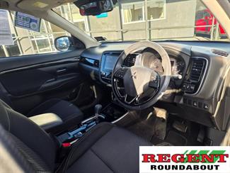 2021 Mitsubishi Outlander - Thumbnail