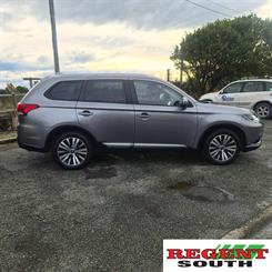 2021 Mitsubishi Outlander - Thumbnail