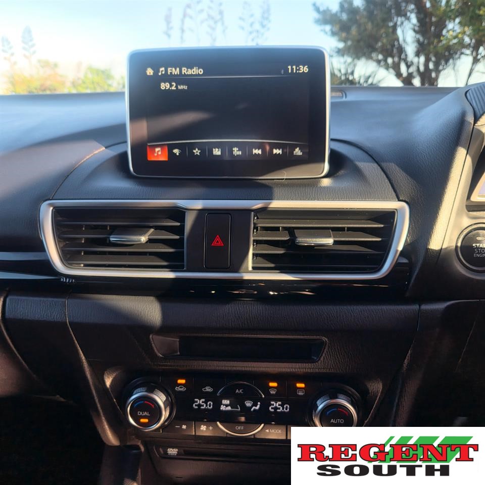 2014 Mazda Axela