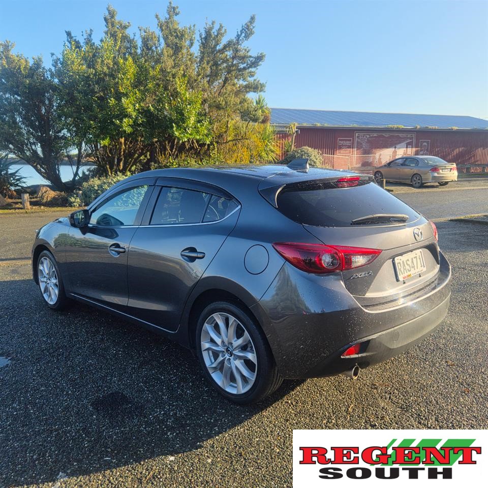 2014 Mazda Axela