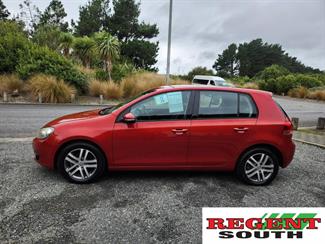 2011 Volkswagen Golf - Thumbnail