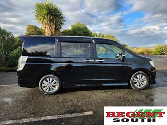 2012 Honda Step Wagon - Thumbnail