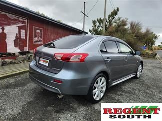 2012 Mitsubishi Galant - Thumbnail