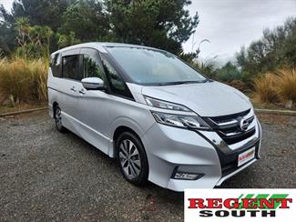 2017 Nissan Serena - Thumbnail