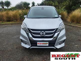 2017 Nissan Serena - Thumbnail