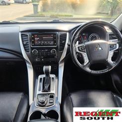 2016 Mitsubishi Pajero Sport - Thumbnail