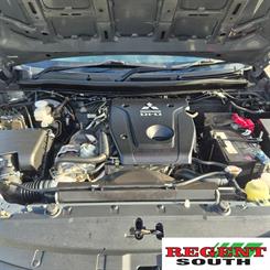 2016 Mitsubishi Pajero Sport - Thumbnail