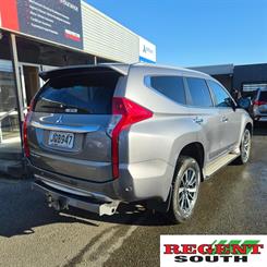2016 Mitsubishi Pajero Sport - Thumbnail