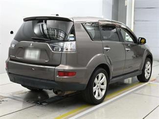 2012 Mitsubishi Outlander - Thumbnail
