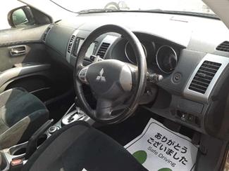 2012 Mitsubishi Outlander - Thumbnail