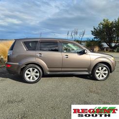2012 Mitsubishi Outlander - Thumbnail
