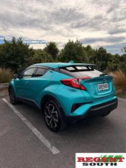 2017 Toyota C-HR - Thumbnail