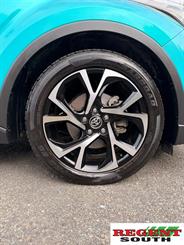 2017 Toyota C-HR - Thumbnail