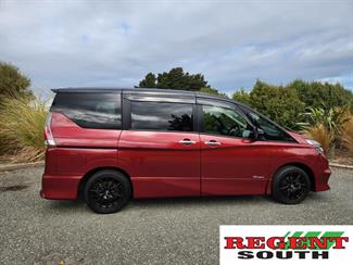 2016 Nissan Serena - Thumbnail