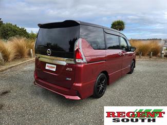 2016 Nissan Serena - Thumbnail