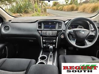 2017 Nissan Pathfinder - Thumbnail