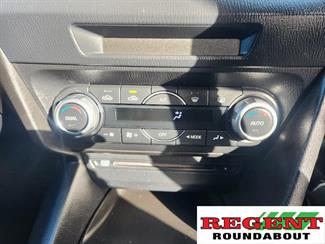 2015 Mazda Axela - Thumbnail