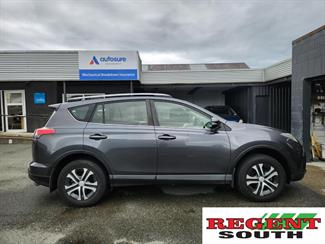 2017 Toyota Rav4 - Thumbnail