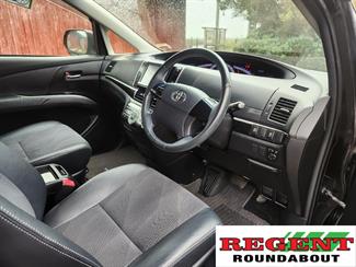 2015 Toyota Estima - Thumbnail