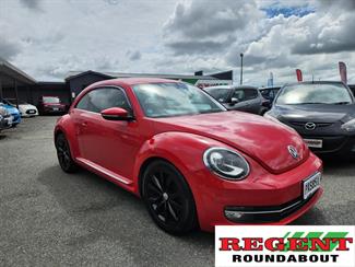 2012 Volkswagen Beetle - Thumbnail