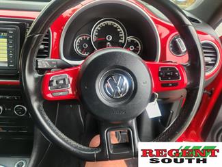 2012 Volkswagen Beetle - Thumbnail