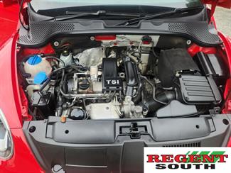 2012 Volkswagen Beetle - Thumbnail