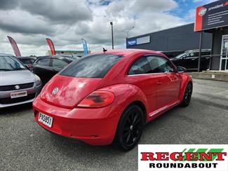 2012 Volkswagen Beetle - Thumbnail
