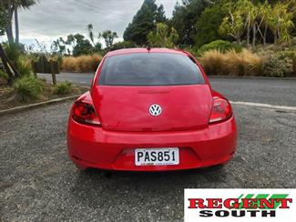2012 Volkswagen Beetle - Thumbnail