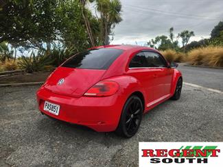 2012 Volkswagen Beetle - Thumbnail