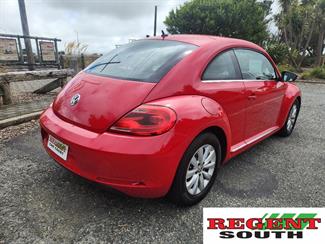 2013 Volkswagen Beetle - Thumbnail