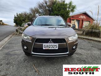 2011 Mitsubishi Outlander - Thumbnail