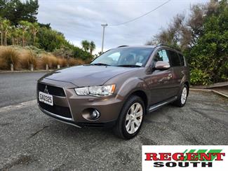 2011 Mitsubishi Outlander - Thumbnail