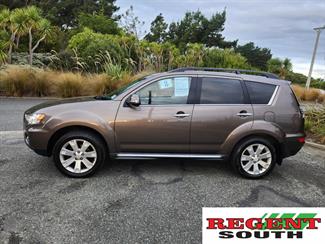 2011 Mitsubishi Outlander - Thumbnail