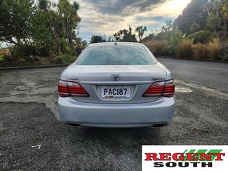 2010 Toyota Crown - Thumbnail