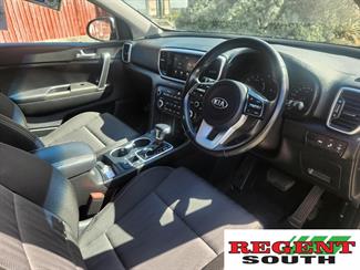 2020 Kia Sportage - Thumbnail