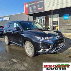 2018 Mitsubishi Outlander - Thumbnail