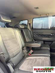 2018 Mitsubishi Outlander - Thumbnail