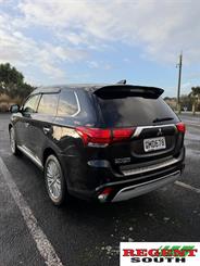 2018 Mitsubishi Outlander - Thumbnail