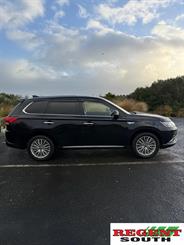 2018 Mitsubishi Outlander - Thumbnail