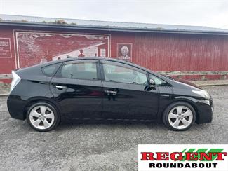 2011 Toyota Prius - Thumbnail