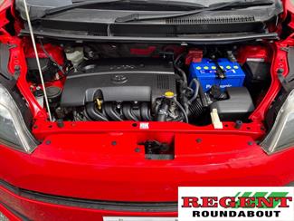 2015 Toyota SPADE - Thumbnail