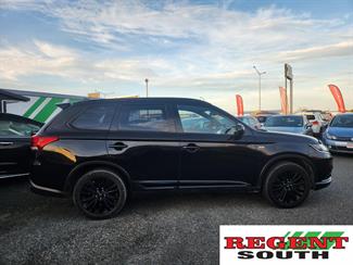 2020 Mitsubishi Outlander - Thumbnail