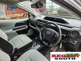 2014 Toyota AQUA - Thumbnail